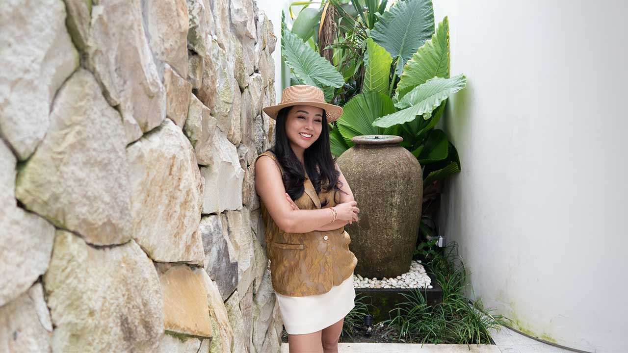 Elin Nur Juningtias · CEO & Founder of Ameline Beauty & Academy